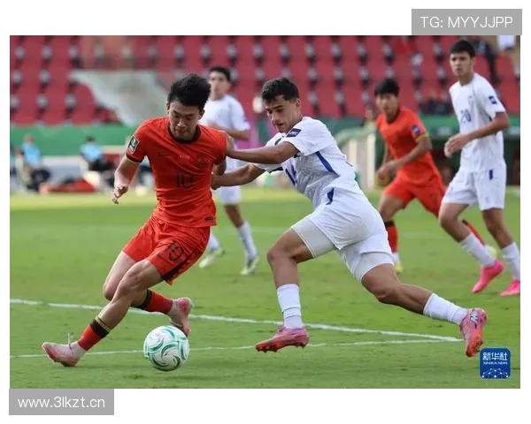 总局足联及俱乐部代表观战中国U23比赛